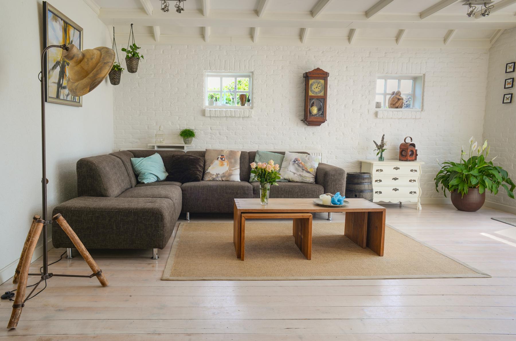 https://urbanvillagehomes.com/storage/posts/January2020/apartment-architecture-carpet-584399.jpg