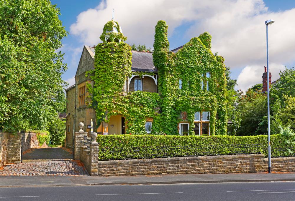 UVH Blog - A WALK IN THE PARK: HOMES NEAR PRETTY PARKS