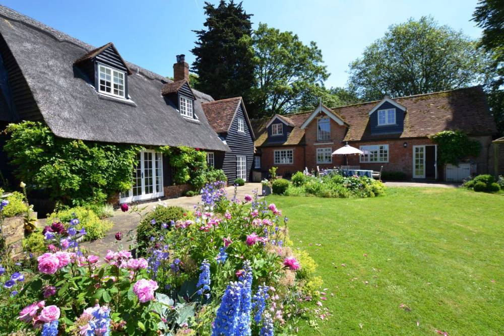UVH Blog - BLOOMING LOVELY: TOP SPRING GARDENS